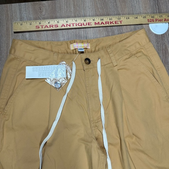 Urban Outfitters Laura Pleated Wide Leg Trousers. - Picture 12 of 15